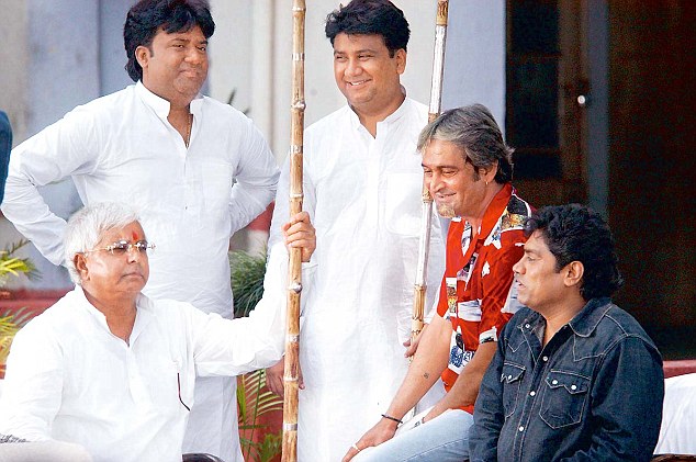 Lalu returns to big screen for cameo role in Matru Devobahava remake